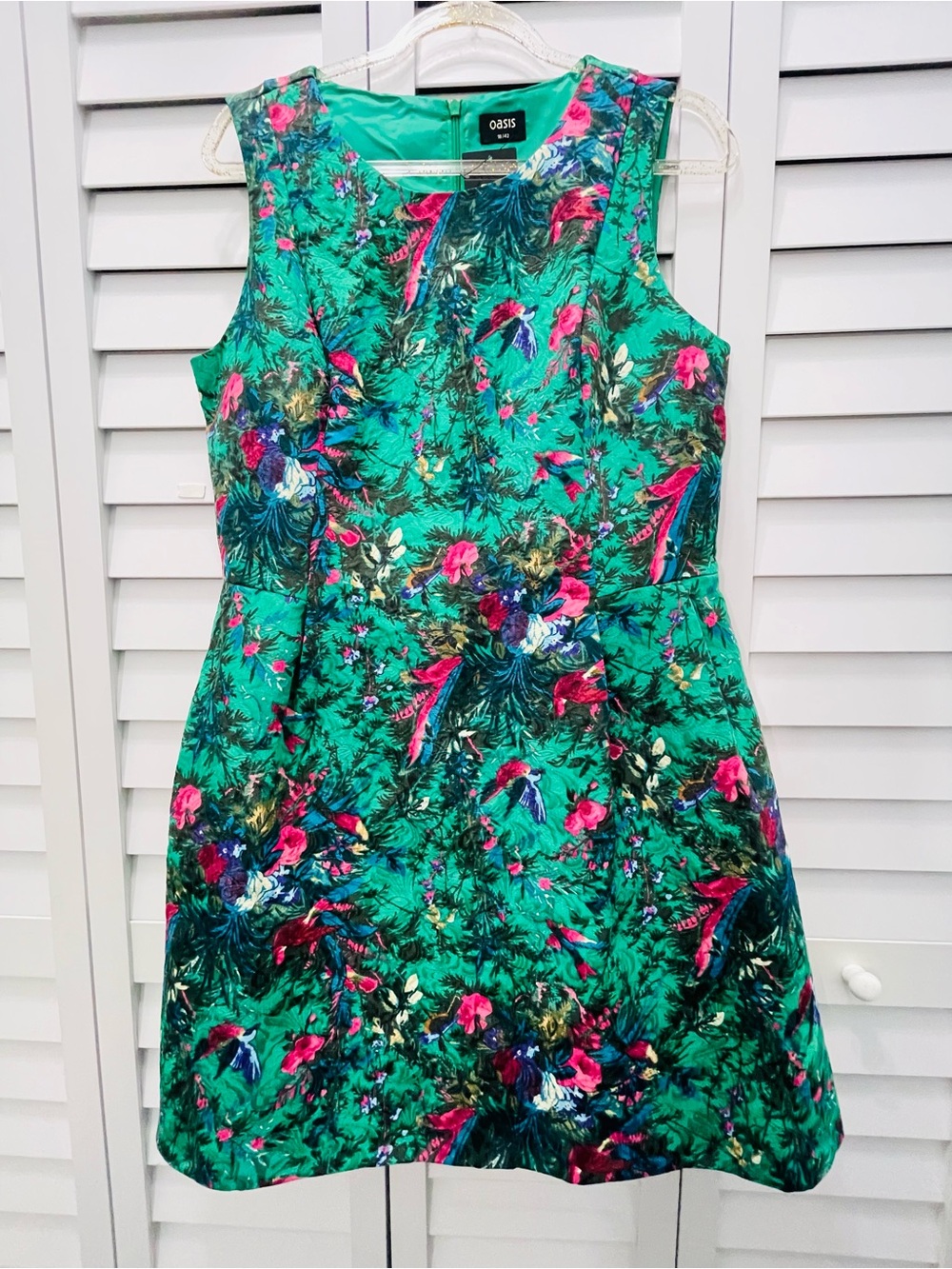 Oasis Vibrant Green Floral & Parrot Print Sleeveless Dress Size 16 NWT